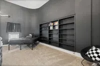 Spacious Luxury Black Downtown Apartment - Minutes from WEC! - 3-Star
