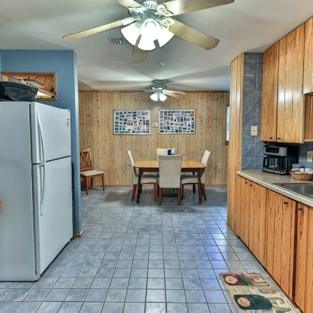 Charming 2-bedroom bungalow in fabulous Homosassa with AC, WiFi