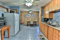 Charming 2-bedroom bungalow in fabulous Homosassa with AC, WiFi - 2-Star