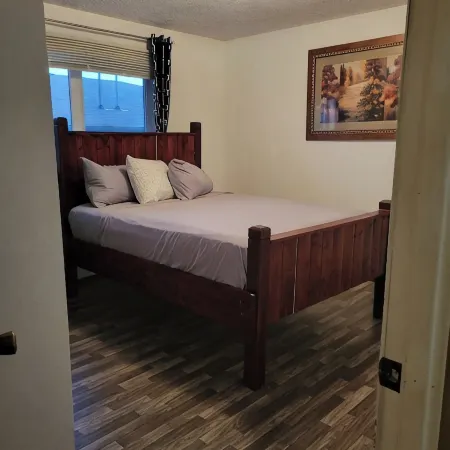 Hidden Gem City Suite/Self Check-in/ Awd Car Rental Available