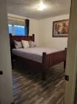Hidden Gem City Suite/Self Check-in/ Awd Car Rental Available - Condos