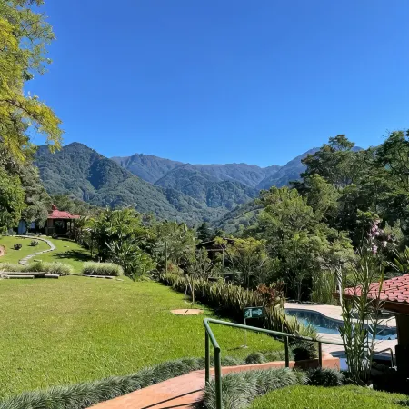 Hotel de Montaña El Pelicano Hoteles en Rivas