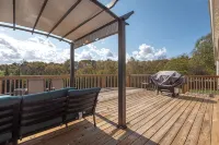 PETS, large fenced yard, full kitchen, 6 min to A-ville. - Wifi