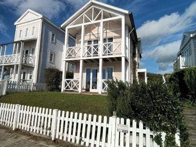 1st line water front 5 Minutes to the beach and 10 mins to old town center.