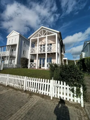 1st line water front 5 Minutes to the beach and 10 mins to old town center.