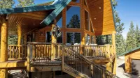 Gorgeous Chalet Cabin w/NEW HOT TUB near National Parks and loaded w'/Amenities!