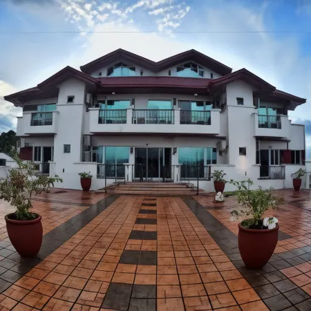 Ang Tahanan ni Aling Meding Hotel