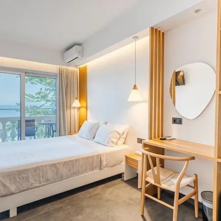 Pontikonisi Hotel & Suites