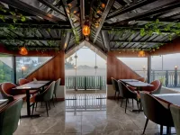 Luxe Resorts - Centrally Heated Air Conditioned Hotel in the Heart of Kasauli 索蘭縣住宿飯店