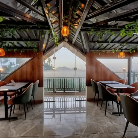 Luxe Resorts