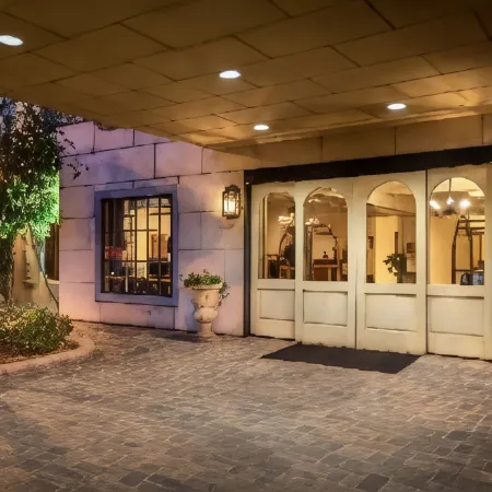 Ayres Hotel Seal Beach – Cypress