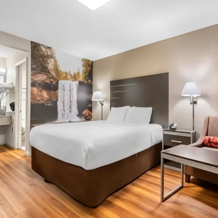 Clarion Pointe Athens I-65 Отели в г. Лаймстоун