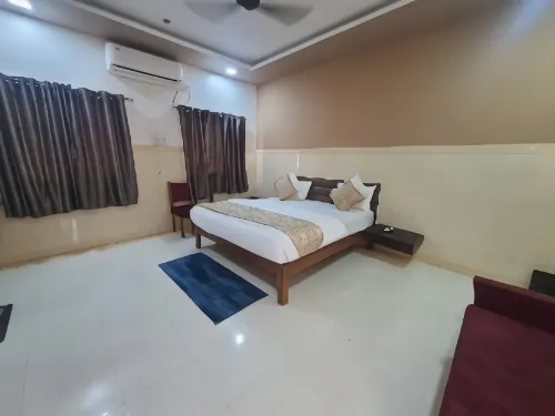 Hotel Pushpanjali - 2-Star
