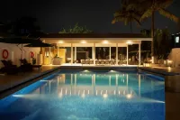 The Cindrella Hotel - Pools