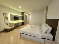 The Sun Hotel Roiet