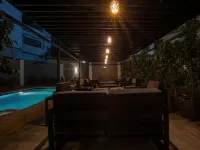 Ivana Signature - Pools