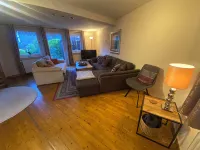 5 bedrooms, quiet town location, garden, 2 parking spaces, 200m to market square - 3-Star
