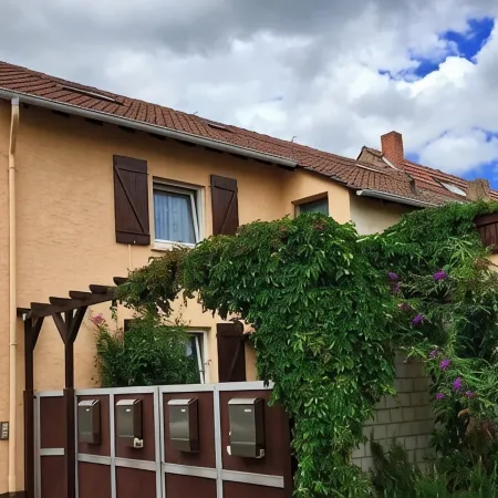 NEW since January 2015: Apartment with a sunny courtyard, garden and pool