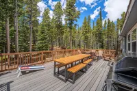Spacious Mtn Cabin- with HOT TUB, Game room, Skiing, rafting, views and more! - Chalets