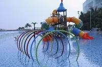 Hailiwan Seaview Holiday Apartment (Agile Golden Coast, Hailing Island, Yangjiang) - مسبح