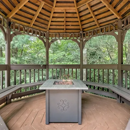 The Canopy: Single-Level Sky Valley Home Private Sauna & Wellness Space. No Pets