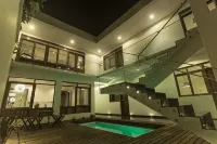 Cosmopolitano Hotel Boutique - С бассейном