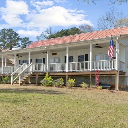 Sleeps 7, Firepit, 2 Kayaks, Big Water + More!
