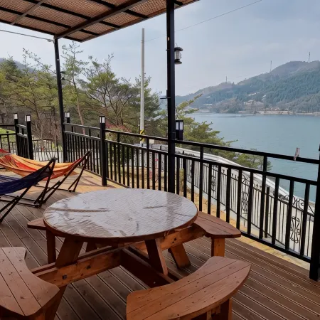 Hwasun Shim & View Pension