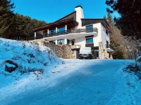 Sublime Views-Upper Chalet-180m2 Aux Angles -16Pers on 3300m2-Near the Center - 木屋