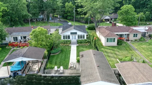 Phoebe’s Waterfront Lakehouse . Close to Mad River Mountain Skiing & Cranberry's - 4-Star