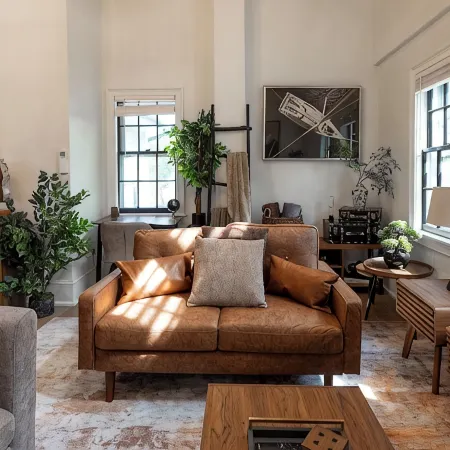 Full House · Huge 6BR 3Bath Retreat on College Hill. Rare Find!