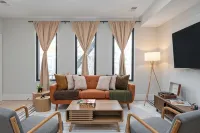 Quick Path Access-NYC Metlife Stadium Traveler’s 3Br Modern Designer Home - Balcony