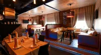 Moonrise Hotel - ที่มีบาร์