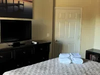 Resort Style Condo - Desert Breeze Villas Hotels near Camelback Ranch