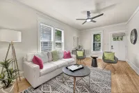 .2 mi to Downtown Rogers, Heated pool on Bike Trail, King Bed, Fire table - Butik