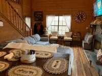 Cozy Branson Cabin - บ้านพักหลังเล็ก