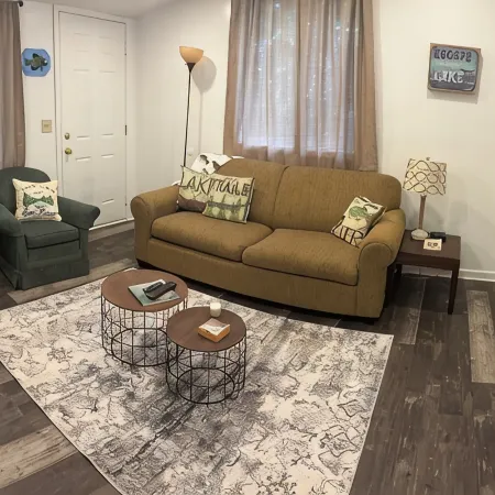 Charming 3-bedroom cottage in adorable Caseville with Beach Access, AC, and WiFi