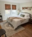 Crabapple Cottage     Your cozy temporary home - Homestays