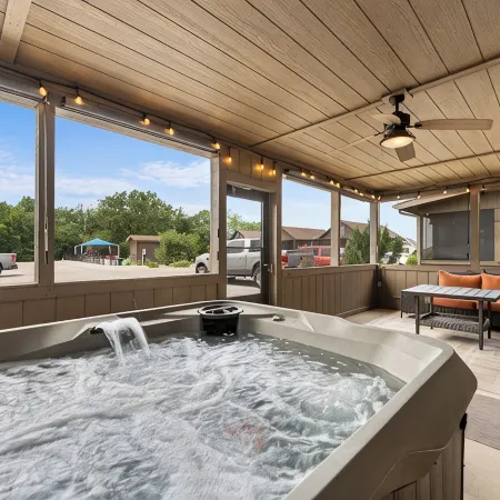 Restful Retreat: Lake Resort and Private Hot Tub