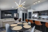 4BR 4BA w/Movie Theater Near SLC, Airport, Skis - อพาร์ทเม้นท์