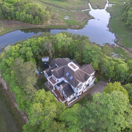 "Luxury Waterfront Retreat" - Summer Dates Avail!!!