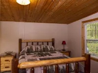 Quiet Cabin Setting on small river - Chalets