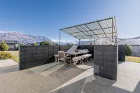 Modern Family  Holiday home with sensational views peaceful paradise (sleeps 11) - Gym