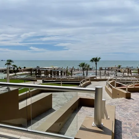 Beautiful Ground floor close to the pool-Also own adjacent unit
