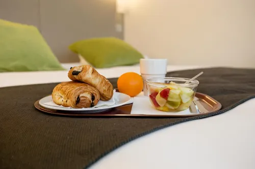 Hotel Inn Design Laval - Parkplatz