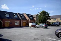 The White Hart Inn - parking