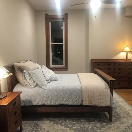 Spacious 2-bedroom loft above the International Owl Center in Houston, MN