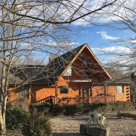 Wilderness Retreat Cabin- Lg Game Room, Private Hot Tub; 1 Mile to Thunder Ridge
