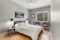 Downeast Retreat: Private Acreage, Contemporary Design & Easy Beach Access - Homestays