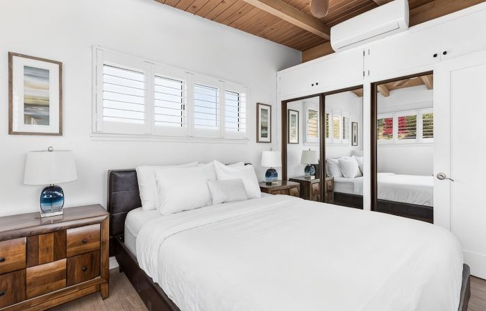 Modern Malibu Road Oceanfront Beach House with AC